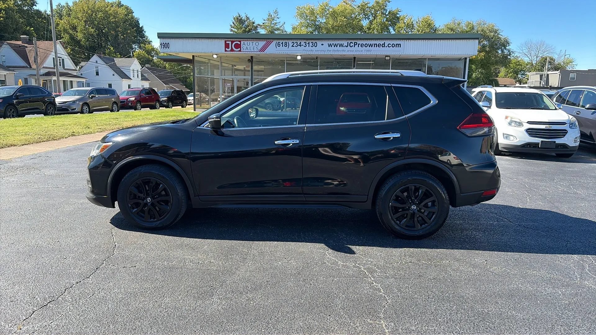 Used 2018 Nissan Rogue SV FWD image 8