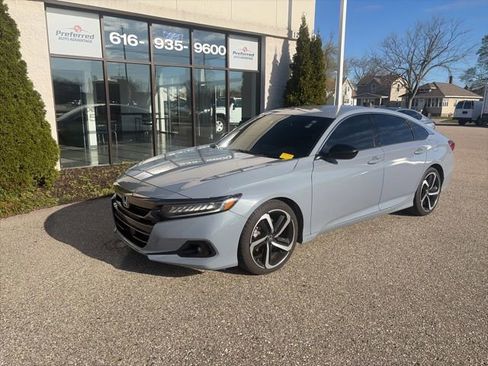 Used 2022 Honda Accord Sport image 2