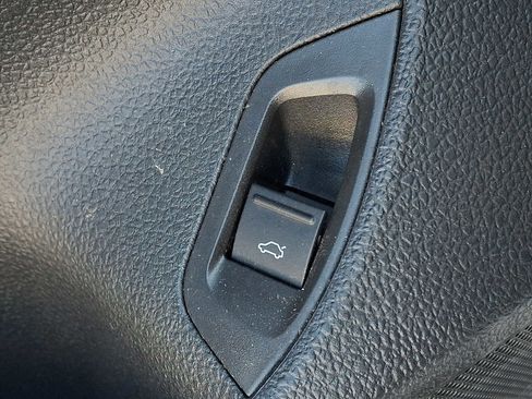 Used 2020 Volkswagen Passat 2.0T SE image 23