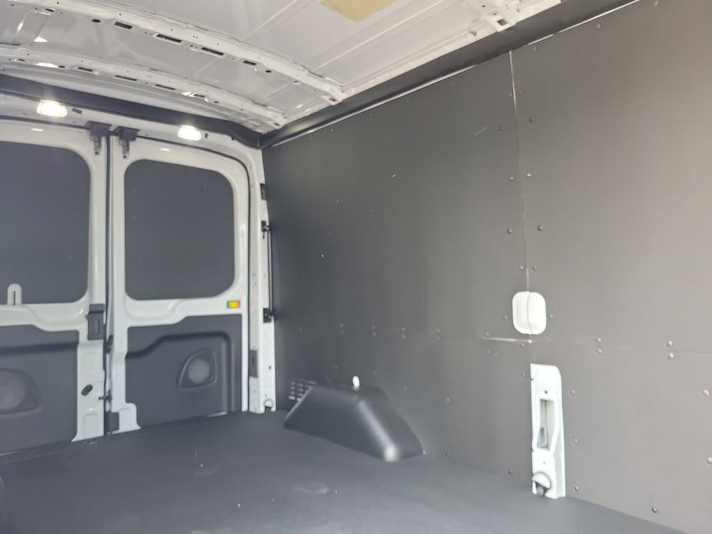 New 2026 Ford Transit 250 148 Medium Roof w/ Load Area Protection Package RWD image 15
