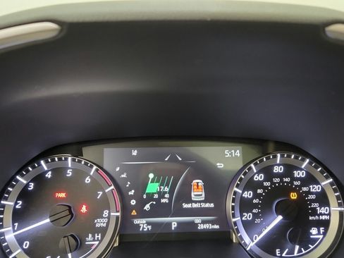 Used 2023 Toyota Highlander XLE AWD/4WD image 17