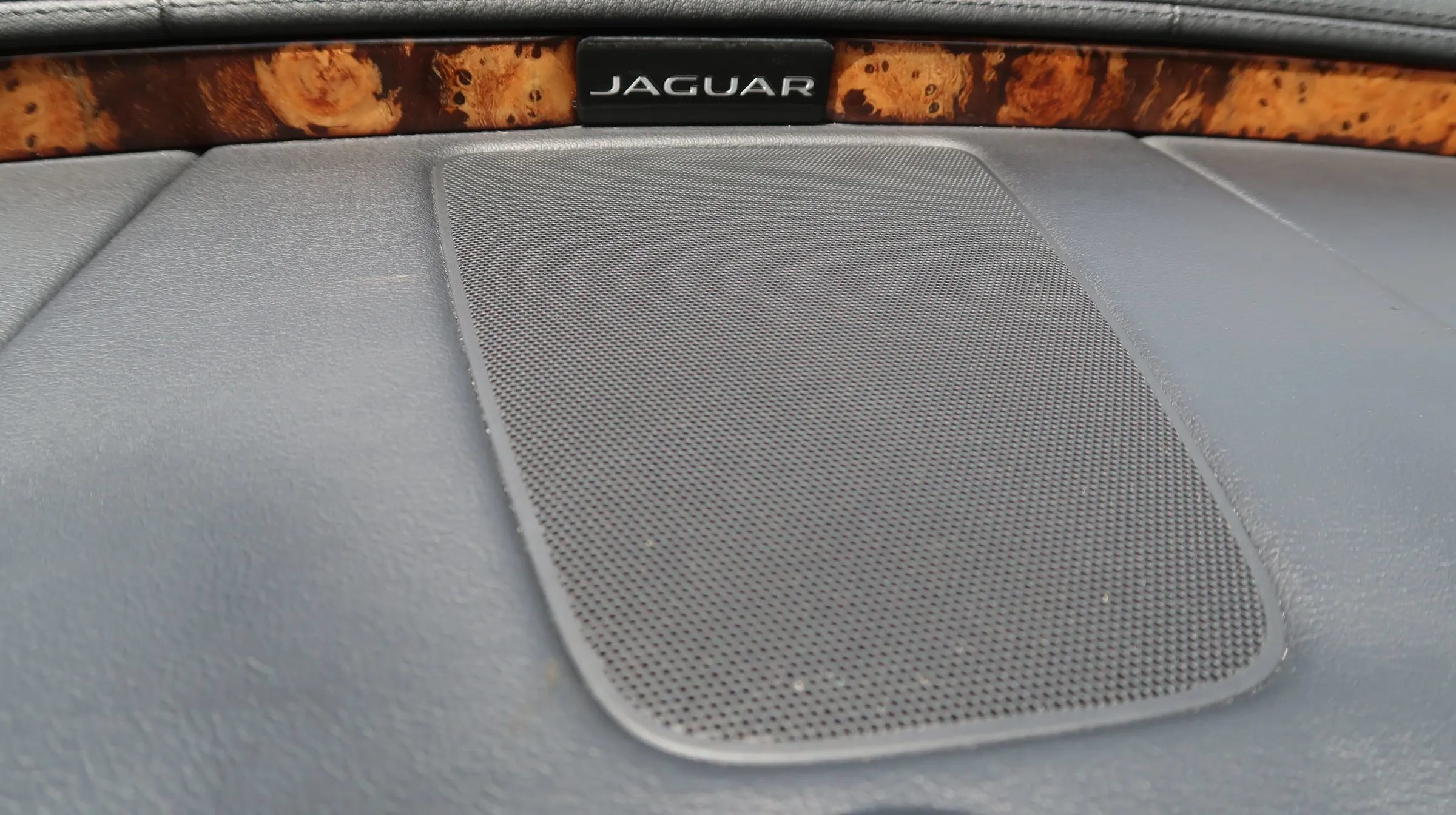 Used 2016 Jaguar XJ R-Sport RWD image 35