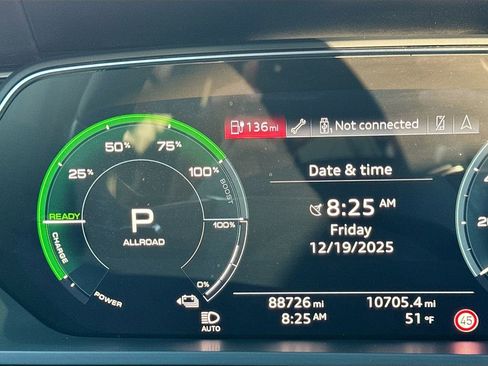 Used 2019 Audi e-tron Prestige w/ Prestige Package image 16