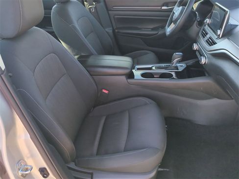 Used 2024 Nissan Altima 2.5 SV image 26