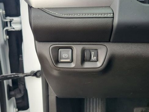 Used 2023 GMC Acadia SLE w/ Driver Convenience Package FWD image 23