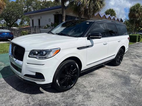 Used 2022 Lincoln Navigator Black Label AWD/4WD image 2