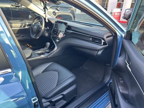 Used 2024 Toyota Camry SE image 6