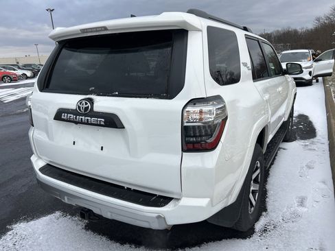 Used 2024 Toyota 4Runner TRD Off-Road Premium image 3