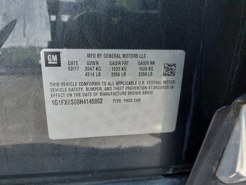 Used 2017 Chevrolet Bolt Premier w/ Infotainment Package FWD image 32