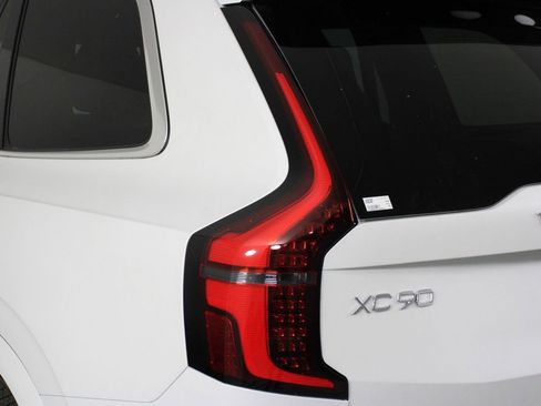 New 2026 Volvo XC90 T8 Plus w/ Protection Package Premier image 15