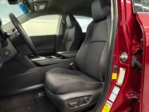 Used 2021 Toyota Venza LE w/ Carpet Mat Package (TMS) AWD/4WD image 17
