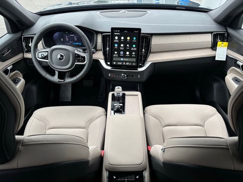 New 2026 Volvo XC90 B6 Plus w/ Protection Package Premier image 10