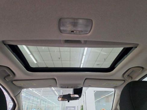 Used 2018 Honda Fit EX image 35