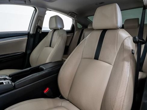 Used 2016 Honda Civic Touring image 12