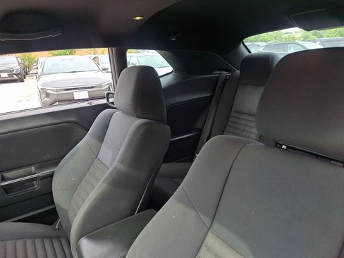 Used 2014 Dodge Challenger SXT RWD image 22