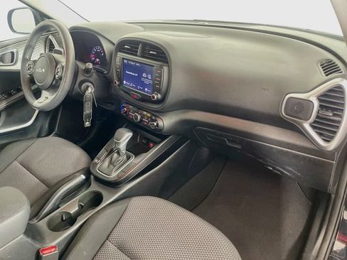 Used 2022 Kia Soul LX FWD image 28