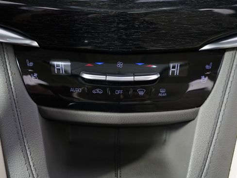 Used 2023 Cadillac XT6 Premium Luxury w/ Technology Package AWD/4WD image 32