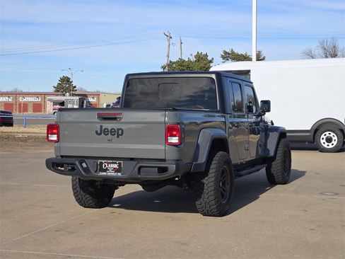 Used 2022 Jeep Gladiator Willys image 7