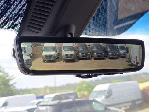 Used 2025 Mercedes-Benz Sprinter 2500 image 38