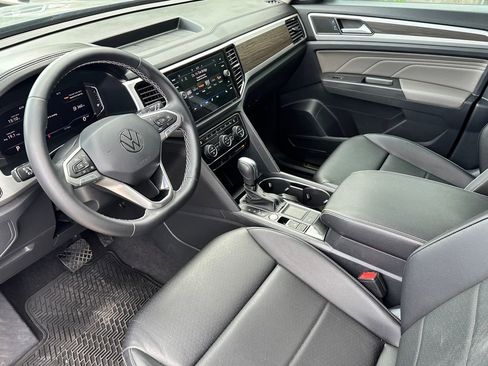 Used 2023 Volkswagen Atlas SE image 7
