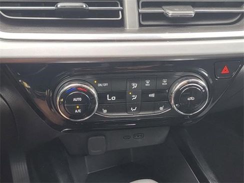 Certified 2024 Chevrolet Trax LT w/ Driver Confidence Package image 19