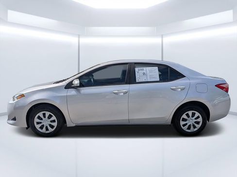 Used 2019 Toyota Corolla L image 6