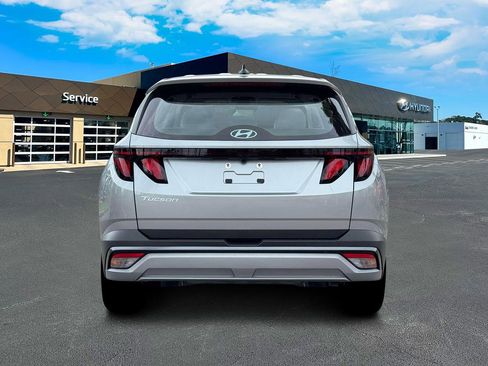 New 2026 Hyundai Tucson SE image 7