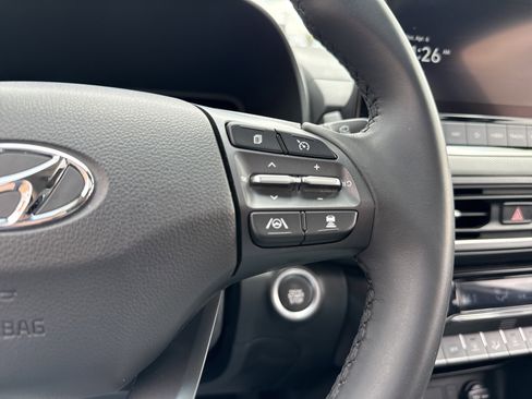 Used 2022 Hyundai Kona Limited image 30