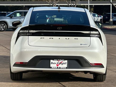 New 2026 Toyota Prius Plug-In Hybrid FWD image 5