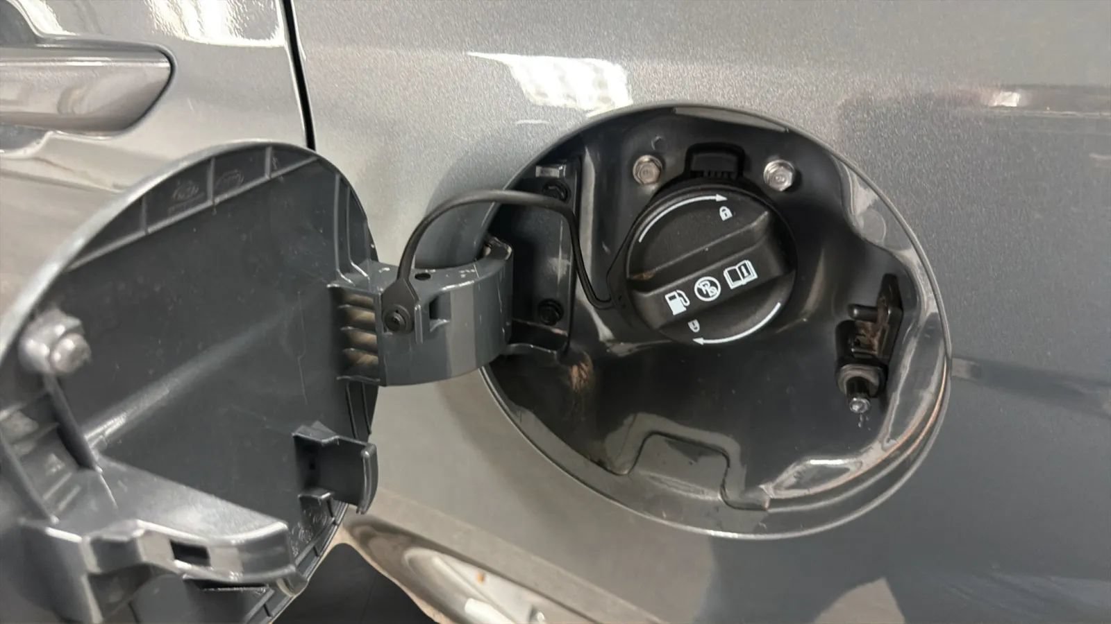 Used 2024 Hyundai Elantra SE FWD image 28