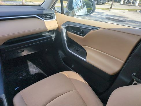 Used 2023 Toyota RAV4 LE image 17