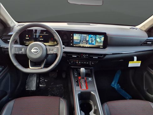 New 2026 Nissan Kicks SR AWD/4WD image 39