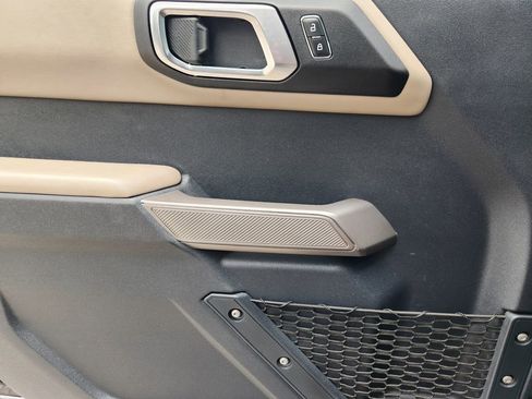 Used 2022 Ford Bronco Wildtrak image 24