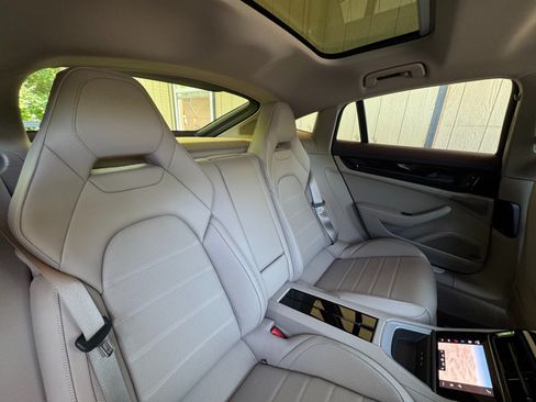 Used 2025 Porsche Panamera 4 AWD/4WD image 33