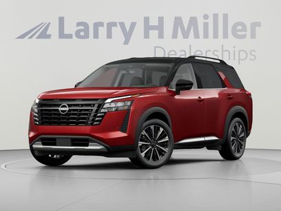 New 2026 Nissan Pathfinder Platinum w/ Cargo Package