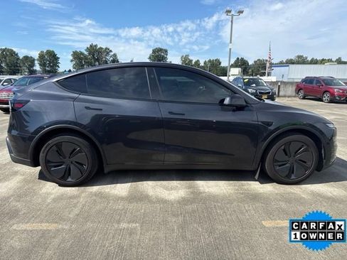 Used 2026 Tesla Model Y 2WD image 8