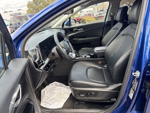 Used 2023 Kia Sportage EX image 11