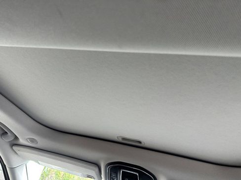 Used 2024 Jeep Grand Cherokee Laredo X image 9