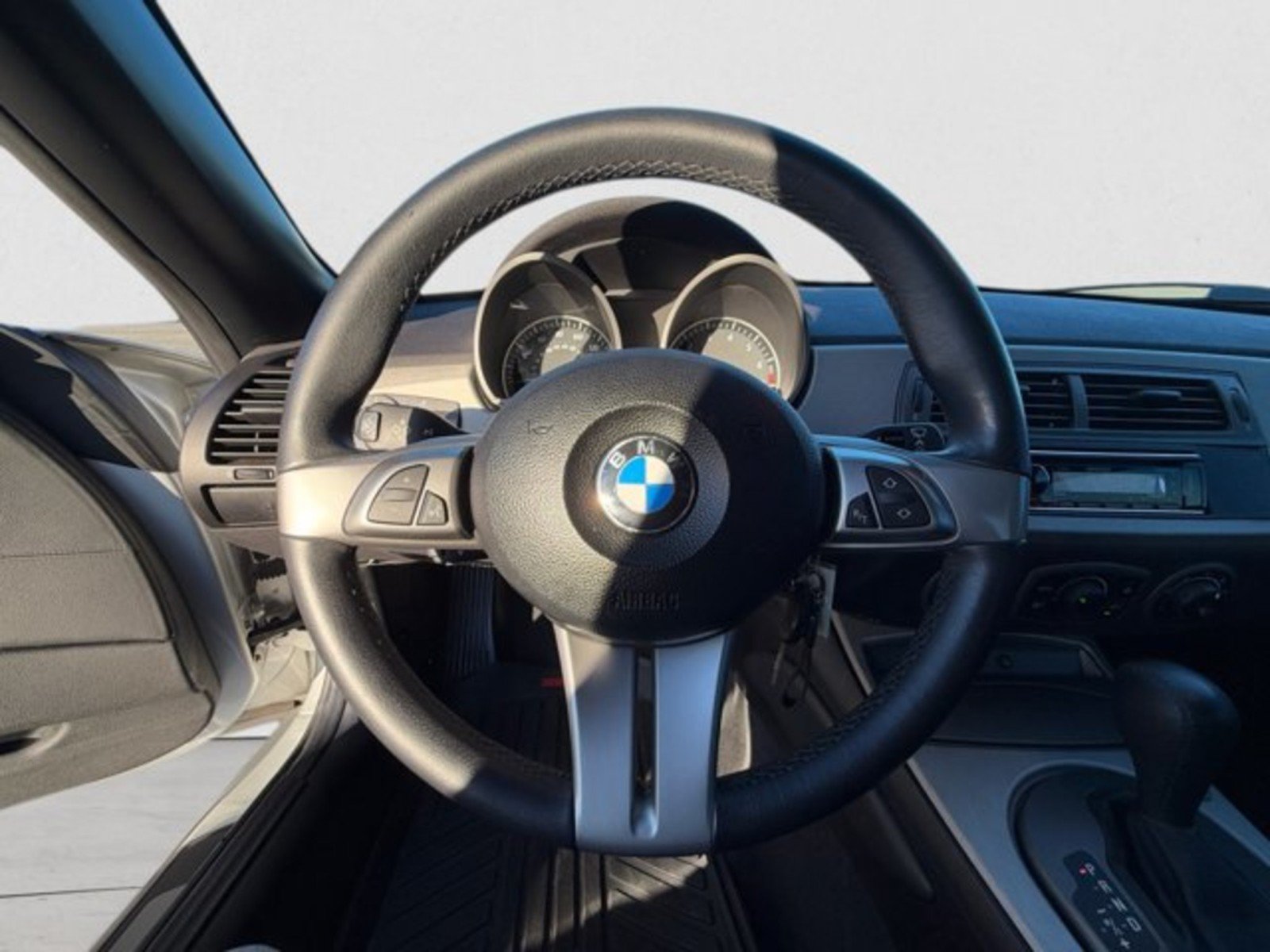 Used 2004 BMW Z4 2.5i RWD image 14