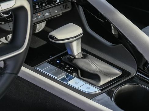 New 2026 Hyundai Elantra Limited image 25