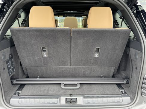 New 2026 Land Rover Discovery Limited Edition AWD/4WD image 33