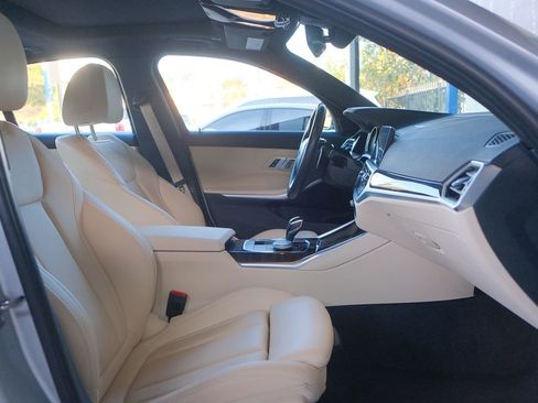 Used 2019 BMW 330i Sedan w/ Driving Assistance Package image 32