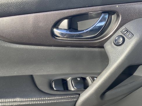 Used 2019 Nissan Rogue S w/ Special Edition Package image 23