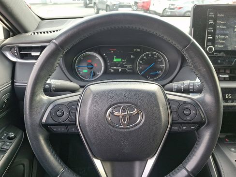 Certified 2022 Toyota Venza XLE image 19