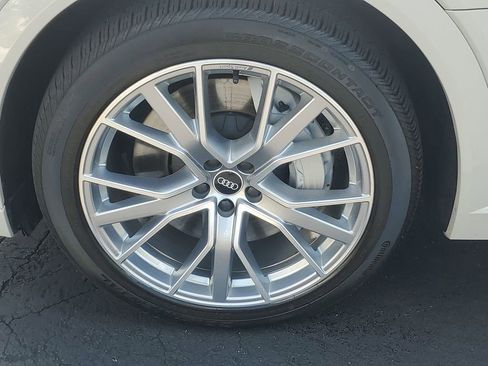 Used 2021 Audi e-tron Prestige image 10