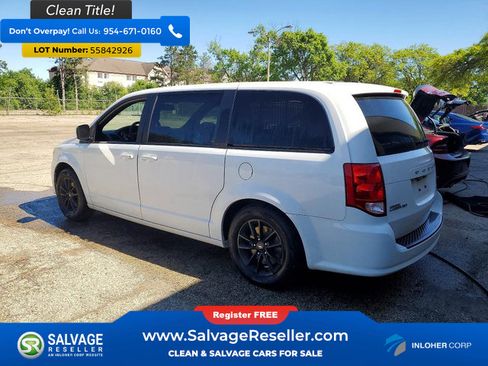 Used 2019 Dodge Grand Caravan SE FWD image 3