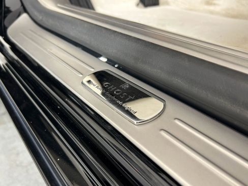 Used 2011 Rolls-Royce Ghost image 13