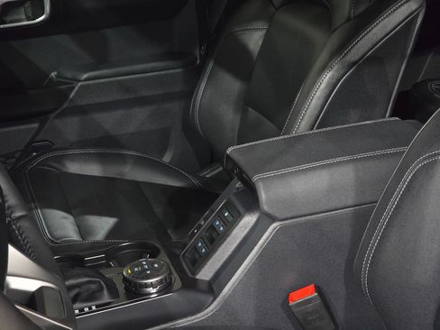 New 2025 Ford Bronco Badlands AWD/4WD image 28