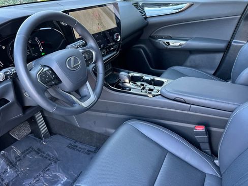 Certified 2025 Lexus NX 350h AWD w/ Accessory Package (2T) image 11