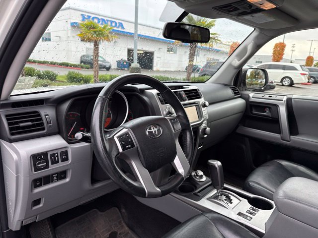 Used 2013 Toyota 4Runner SR5 w/ Premium Pkg AWD/4WD image 10